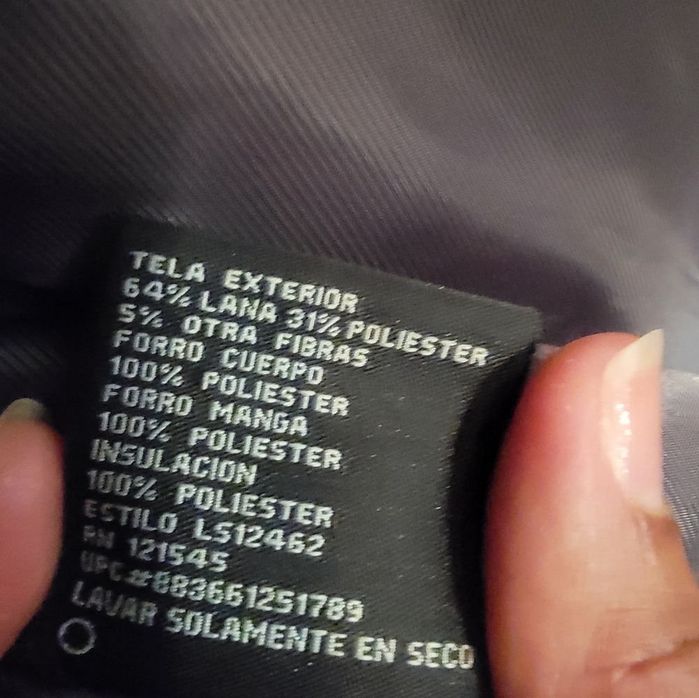 Stylish Black Buttoned Jacket - image 8